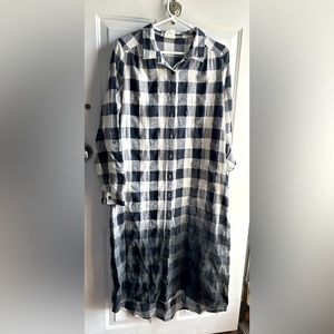 Women’s Black and Cream Buffalo Print Long Sleeve Dress with Side Slit Pockets